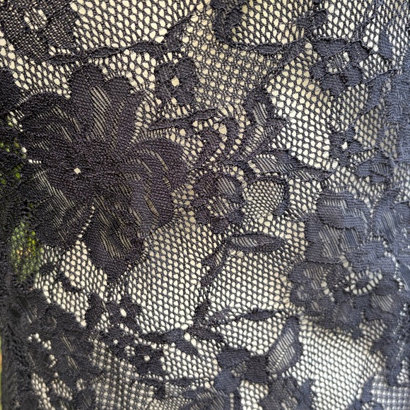 Elegant Black Lace Top - Picture 6 of 6